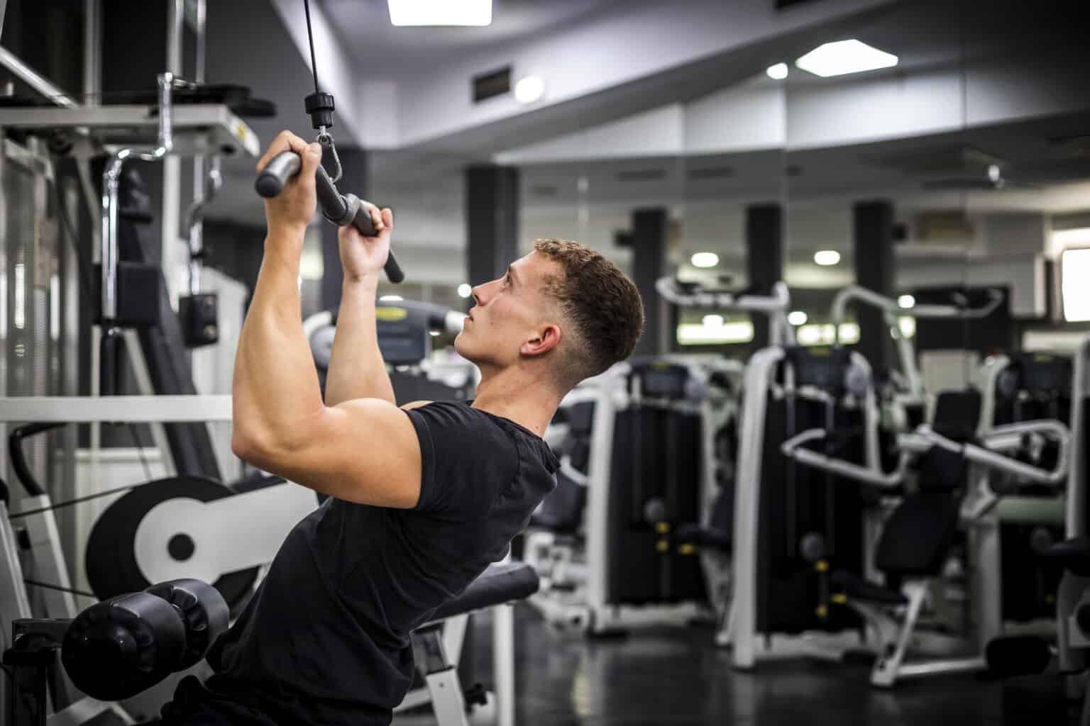 Master the Lat Pulldown Exercise for a Strong Back Jefit 1 Gym